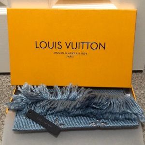 Louis Vuitton Blue Wool Scarf
